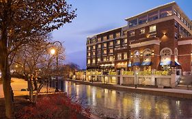 Hotel Indigo Naperville Riverwalk By Ihg