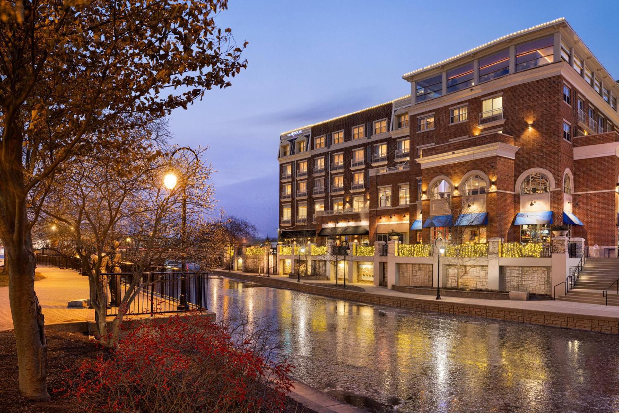 Hotel Indigo Naperville Riverwalk By Ihg Exterior photo